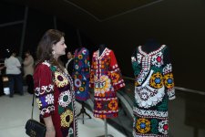 "Мир таджикской вышивки" в Баку: искусство, в котором звучит душа народа (ФОТО)