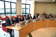 Проходит второй день 1-го Азербайджано-британского политического диалога в Университете АDА (ФОТО)