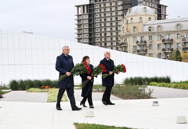 Представители государства и правительства посетили Парк Победы в Баку (ФОТО/ВИДЕО)