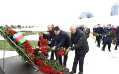 Представители государства и правительства посетили Парк Победы в Баку (ФОТО/ВИДЕО)