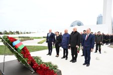 Представители государства и правительства посетили Парк Победы в Баку (ФОТО/ВИДЕО)