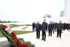 Представители государства и правительства посетили Парк Победы в Баку (ФОТО/ВИДЕО)