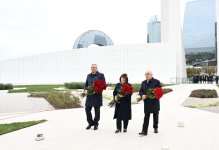 Представители государства и правительства посетили Парк Победы в Баку (ФОТО/ВИДЕО)