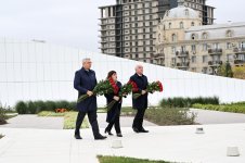 Представители государства и правительства посетили Парк Победы в Баку (ФОТО/ВИДЕО)
