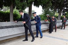 Коллектив минобороны почтил память шехидов (ФОТО)
