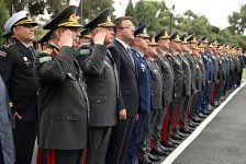 Коллектив минобороны почтил память шехидов (ФОТО)