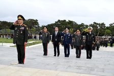 Коллектив минобороны почтил память шехидов (ФОТО)