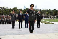 Коллектив минобороны почтил память шехидов (ФОТО)