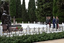 Коллектив минобороны почтил память шехидов (ФОТО)
