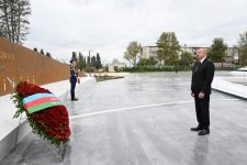 Президент Ильхам Алиев в связи с Днем памяти почтил минутой молчания память шехидов Отечественной войны (ФОТО)
