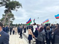 Азербайджанский народ чтит память шехидов Отечественной войны (ФОТО)