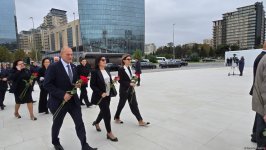 Представители государства и правительства посетили Парк Победы в Баку (ФОТО/ВИДЕО)