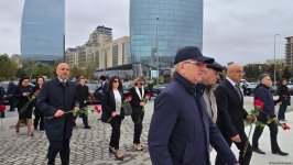 Представители государства и правительства посетили Парк Победы в Баку (ФОТО/ВИДЕО)