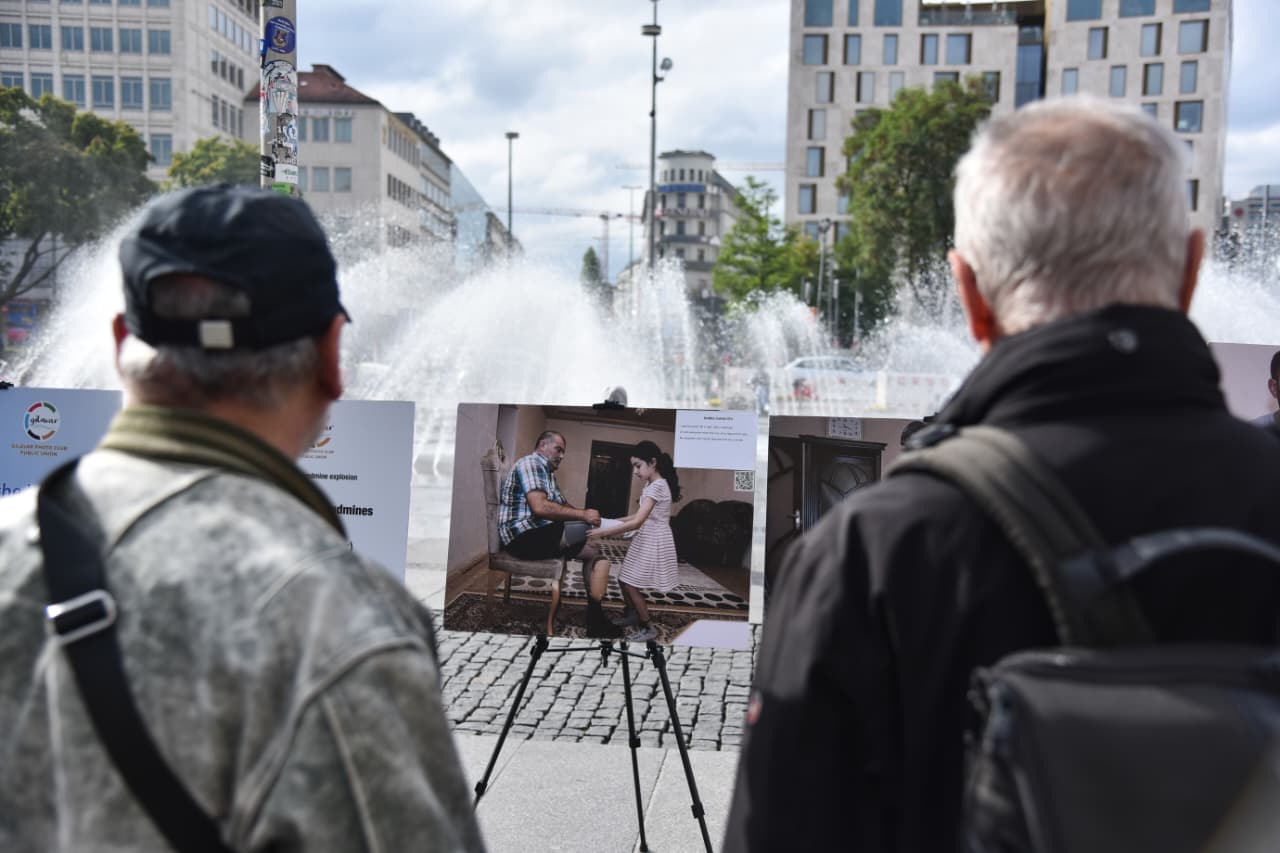 В Мюнхене открылась фотовыставка о жертвах мин в Азербайджане (ФОТО)
