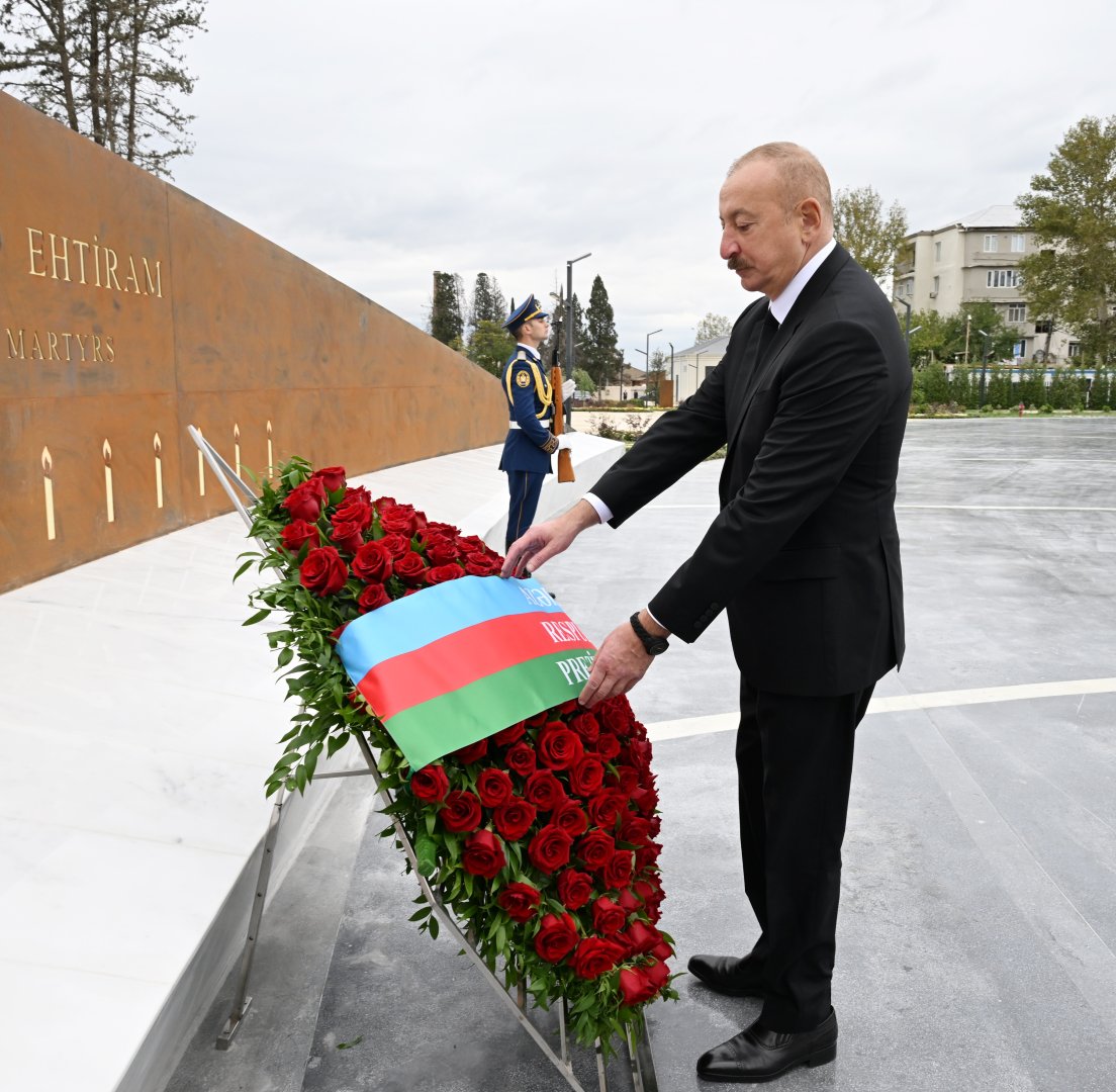 Президент Ильхам Алиев в связи с Днем памяти почтил минутой молчания память шехидов Отечественной войны (ФОТО)