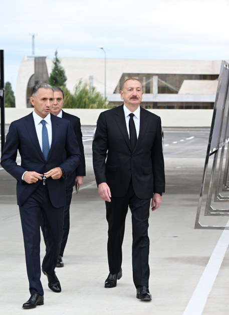 Президент Ильхам Алиев принял участие в открытии Гянджинского автопарка ООО BakuBus (ФОТО)