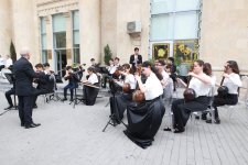 В Баку прошло красочное детское музыкальное шествие (ФОТО)