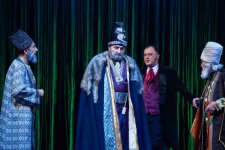 В Баку состоялась премьера спектакля "Baş" - исторической метафизической драмы (ФОТО)
