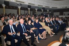 В Баку состоялась премьера спектакля "Baş" - исторической метафизической драмы (ФОТО)