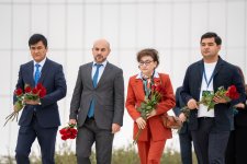 Находящаяся с визитом в Азербайджане делегация Узбекистана посетила Памятник Победы (ФОТО)