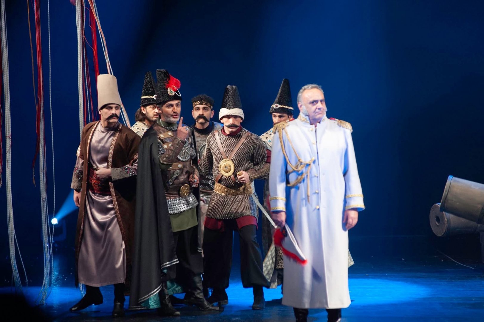 В Баку состоялась премьера спектакля "Baş" - исторической метафизической драмы (ФОТО)