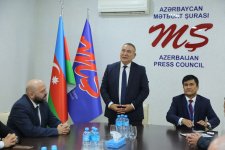 Председатель Союза журналистов Узбекистана посетил Совет печати Азербайджана (ФОТО)