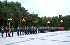 В Баку состоялась церемония официальной встречи Президента Италии Серджо Маттареллы (ФОТО)