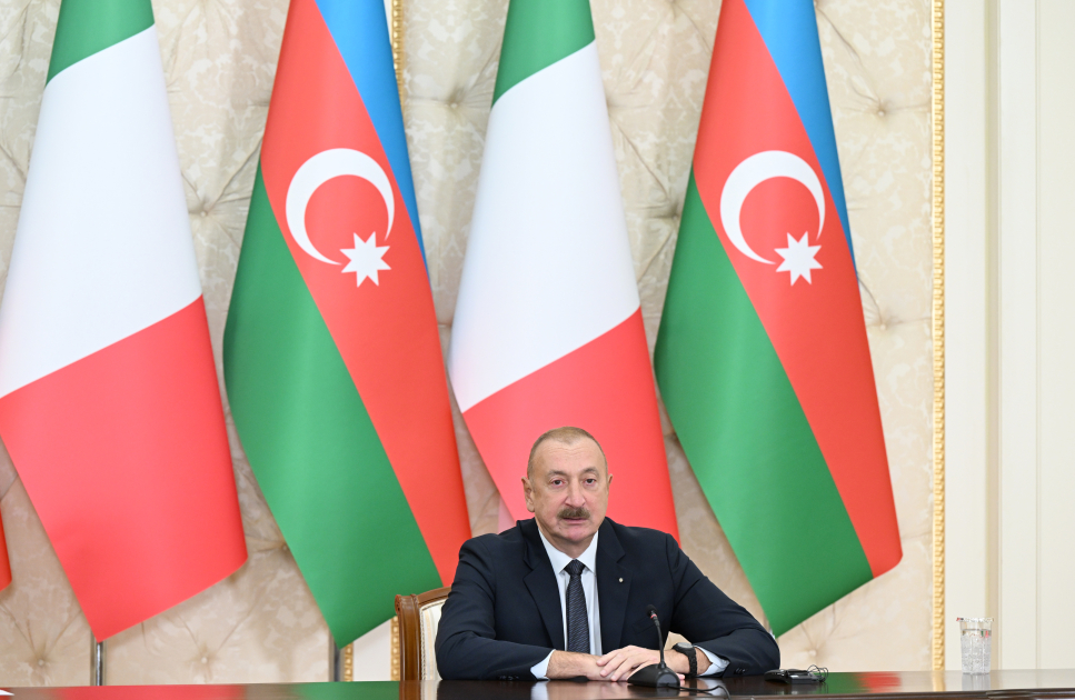 Президент Ильхам Алиев и Президент Серджо Маттарелла выступили с заявлениями для прессы (ФОТО/ВИДЕО)