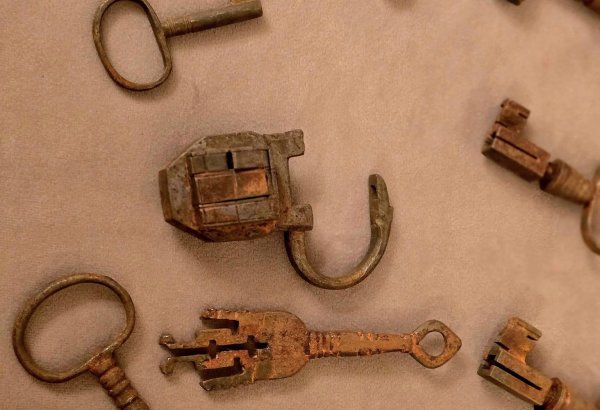 Представлены уникальные экспонаты - древние ключи старинной части Баку - Ичеришехер (ФОТО)