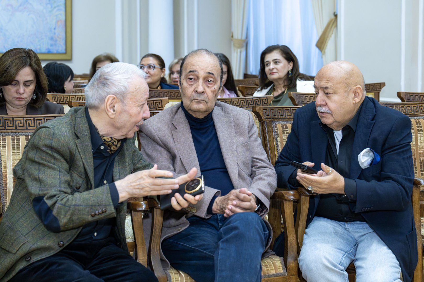 Путешествие сквозь эпохи в искусство Азербайджана: от классики до постмодернизма - масштабная экспозиция (ФОТО)