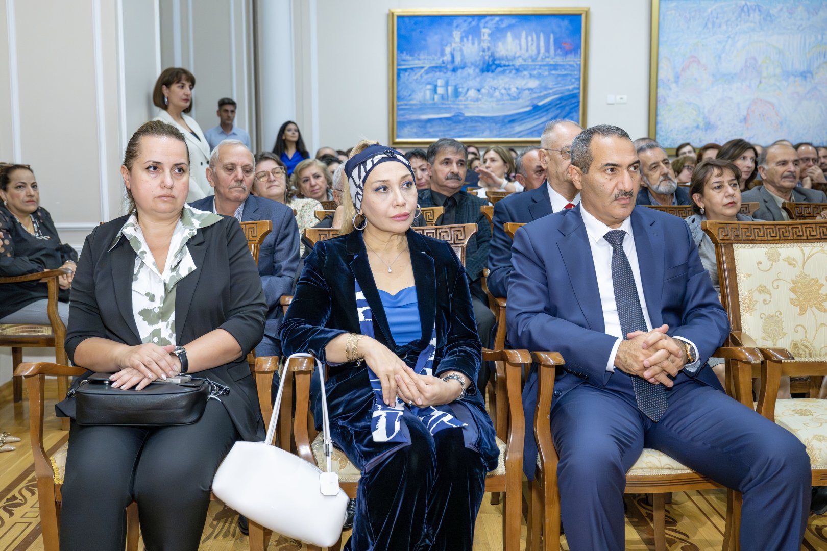 Путешествие сквозь эпохи в искусство Азербайджана: от классики до постмодернизма - масштабная экспозиция (ФОТО)