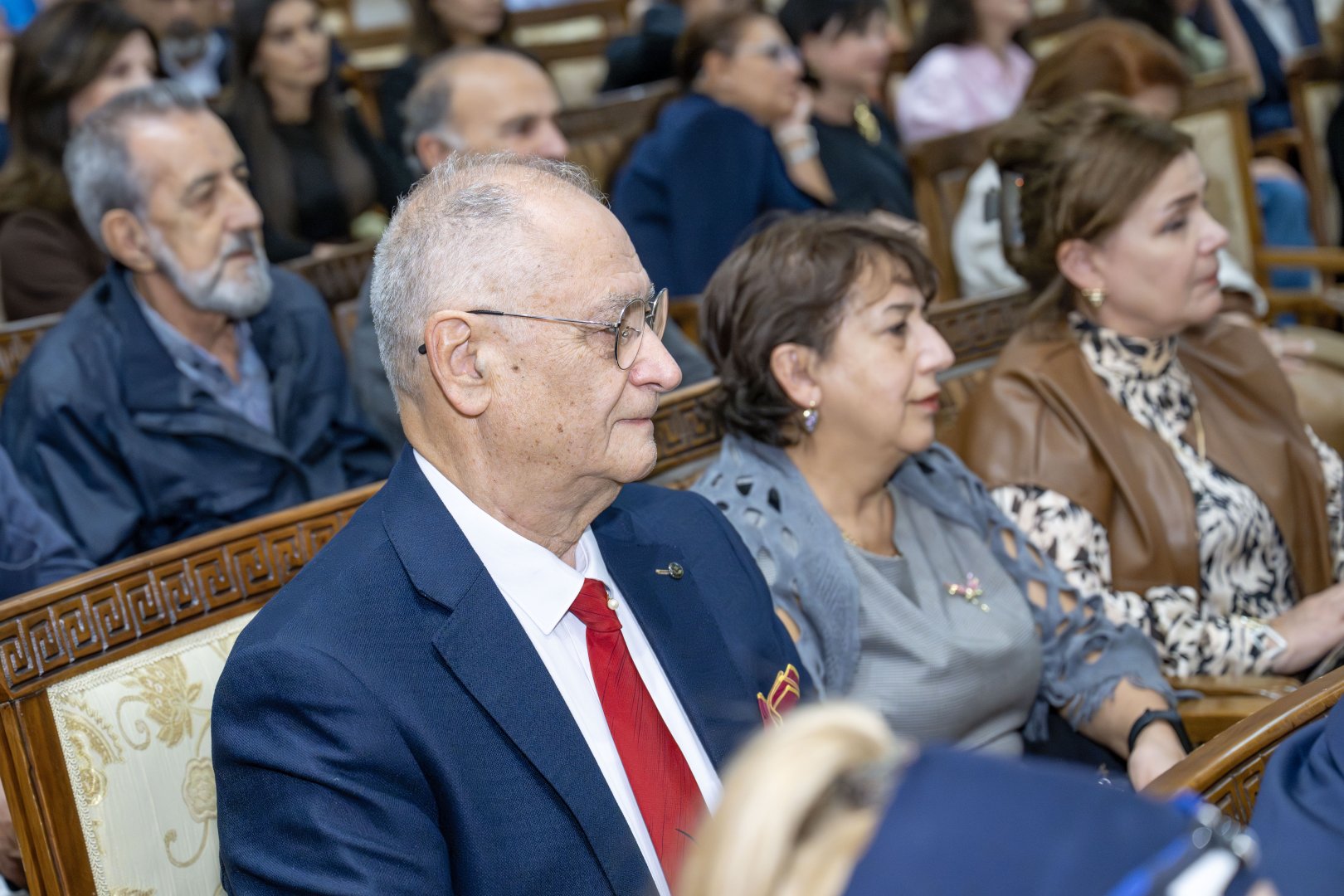 Путешествие сквозь эпохи в искусство Азербайджана: от классики до постмодернизма - масштабная экспозиция (ФОТО)