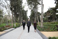 Президент Ильхам Алиев и Первая леди Мехрибан Алиева приняли участие в открытии нового парка в Наримановском районе Баку (ФОТО)