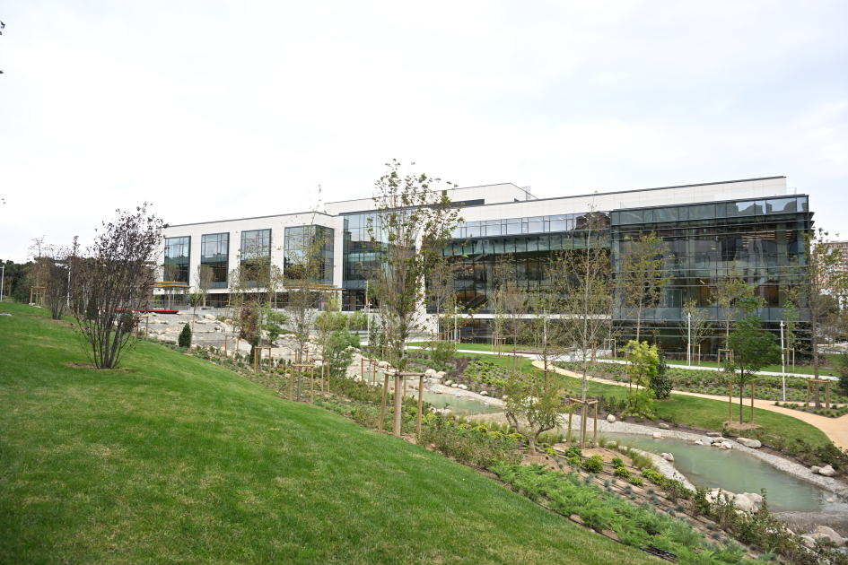 Президент Ильхам Алиев, Первая леди Мехрибан Алиева и Президент Серджо Маттарелла приняли участие в открытии первых учебных корпусов Итало-Азербайджанского университета в Баку (ФОТО/ВИДЕО)