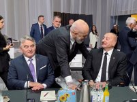 Президент Ильхам Алиев принял участие в пленарной сессии открытия 7-го Саммита Европейского политического сообщества (ФОТО)