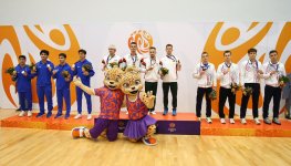Игры стран СНГ: команда Азербайджана по батутной гимнастике завоевала серебряную медаль (ФОТО)
