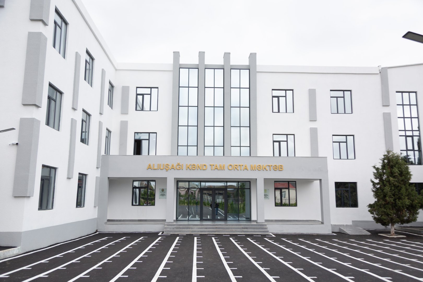 В Самухе сдано в пользование новое здание школы, построенное Фондом Гейдара Алиева (ФОТО)