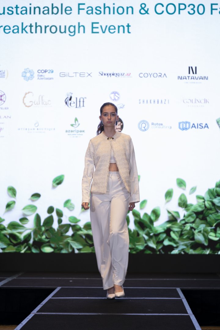 В Баку представлено Sustainable Fashion Show - креатив и экологические ценности в современной моде (ФОТО)