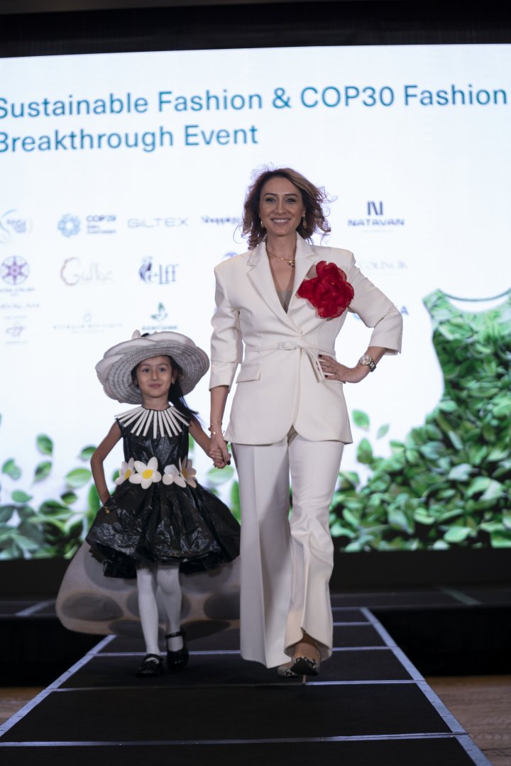 В Баку представлено Sustainable Fashion Show - креатив и экологические ценности в современной моде (ФОТО)