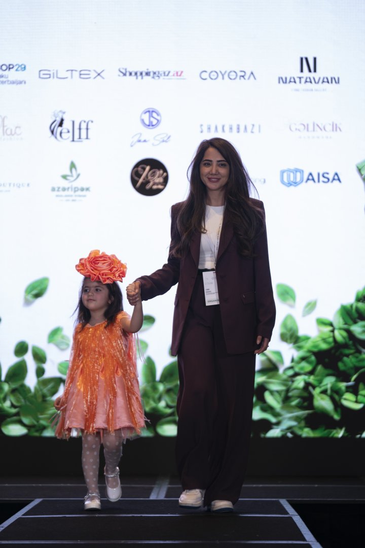 В Баку представлено Sustainable Fashion Show - креатив и экологические ценности в современной моде (ФОТО)