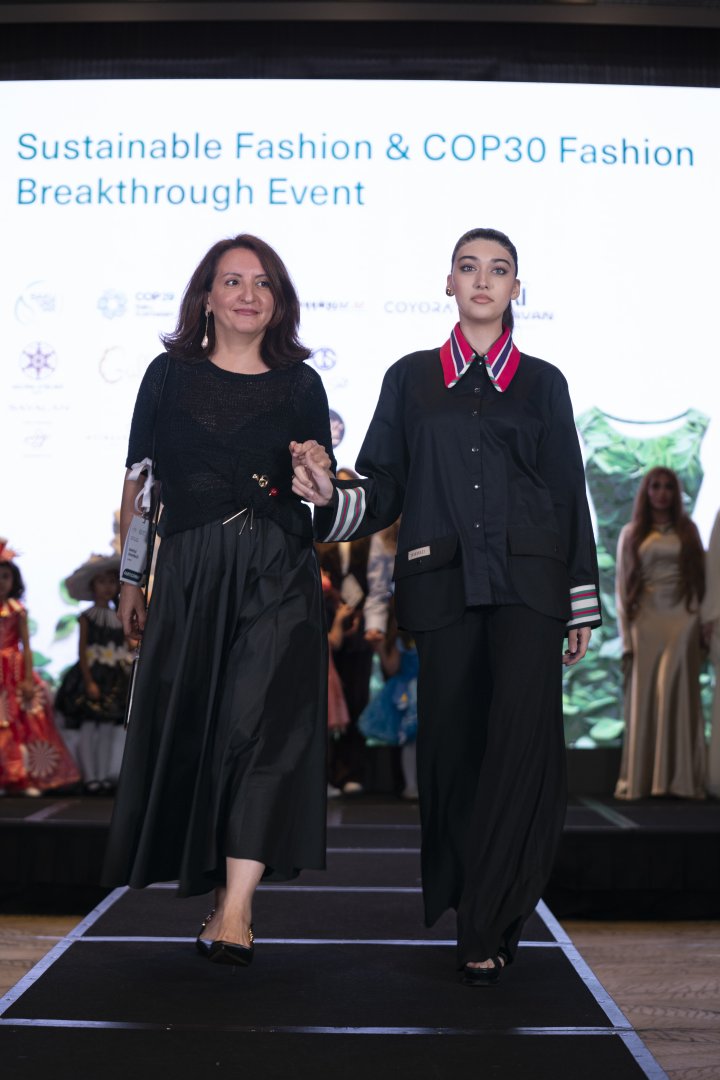 В Баку представлено Sustainable Fashion Show - креатив и экологические ценности в современной моде (ФОТО)