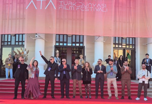 Азербайджанские звезды кино на красной дорожке кинофестиваля Korkut Ata в Казахстане (ФОТО)