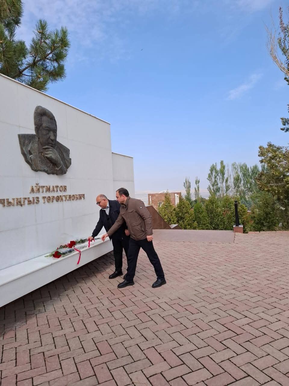 В Бишкеке подписан меморандум о сотрудничестве между театрами Кыргызстана и Азербайджана (ФОТО)