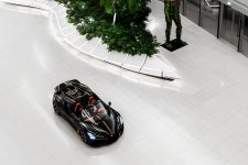 BUGATTI MISTRAL – самый быстрый родстер в мире теперь в Азербайджане (ФОТО)