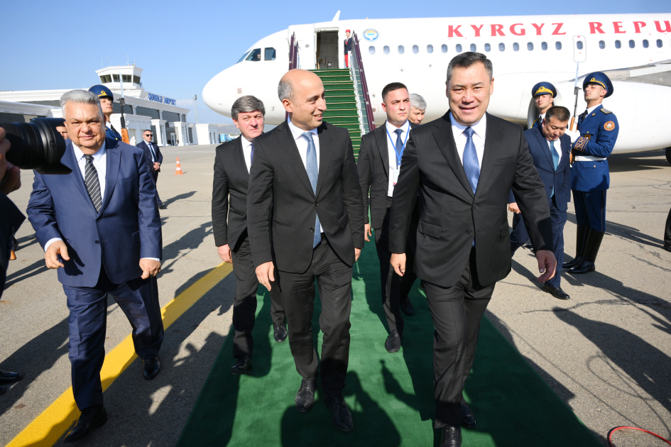 Президент Кыргызстана Садыр Жапаров прибыл в Азербайджан (ФОТО)