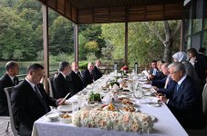 В Габале от имени Президента Ильхама Алиева дан официальный обед в честь глав государств и правительств, участвовавших в саммите ОТГ (ФОТО)