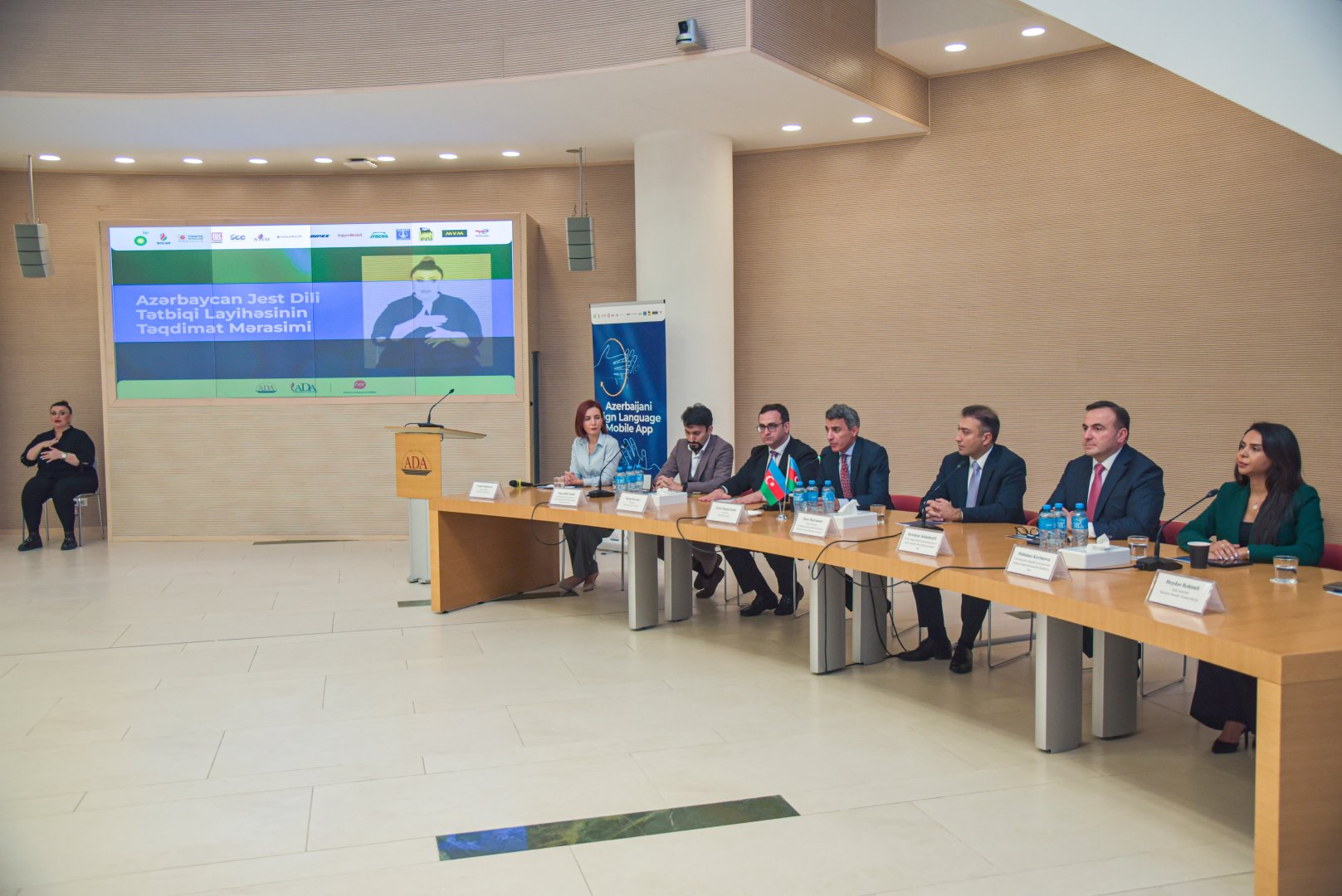 В Университете АDА состоялась презентация проекта "Приложение для изучения азербайджанского языка жестов" (ФОТО)