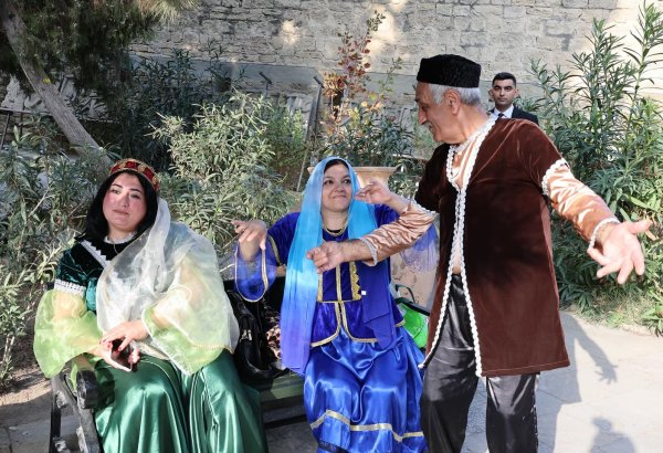 В Баку отметили Международный день пожилых людей красочным праздником (ФОТО)