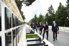 Председатель парламента Хорватии посетил могилу великого лидера и Аллею шехидов (ФОТО)