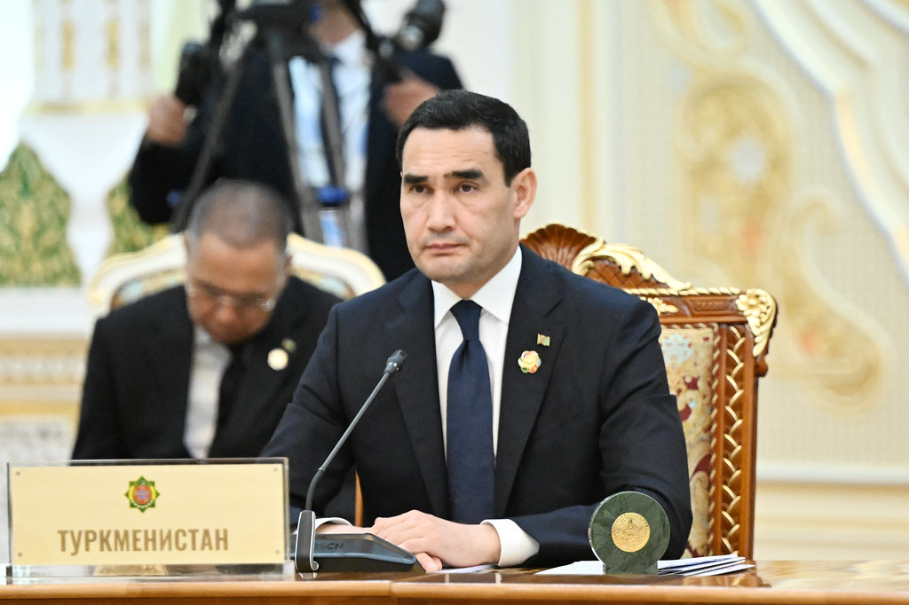 Туркменистан видит перспективы совместного использования возобновляемой энергии с Россией